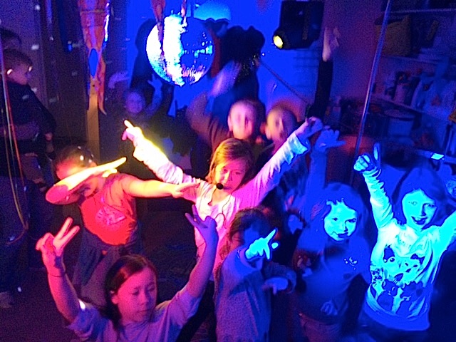 Kinder Disco party